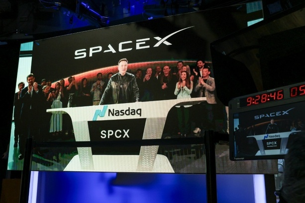 Bild vergr&ouml;&szlig;ern: Rekord-Börsengang von SpaceX macht Musk zum ersten Billionär