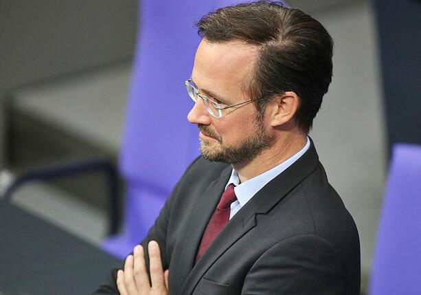 Bild vergr&ouml;&szlig;ern: SPD und Grüne antworten Teilnehmern von Bundestags-Planspiel