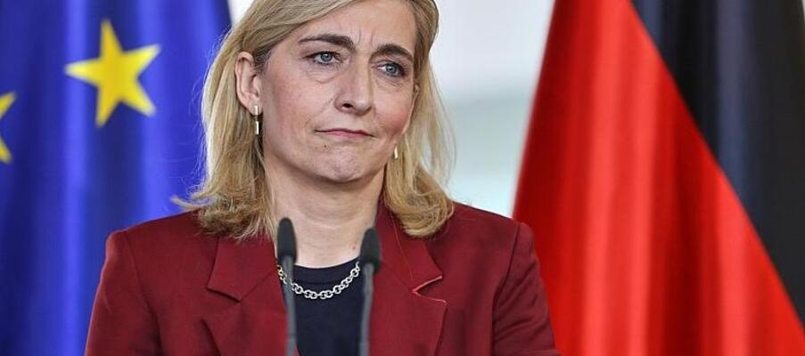 Warken will private Pflegevorsorge steuerlich fördern