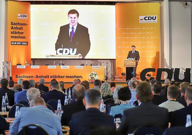 Bild vergr&ouml;&szlig;ern: CDU Sachsen-Anhalt läutet auf Parteitag heiße Wahlkampfphase ein