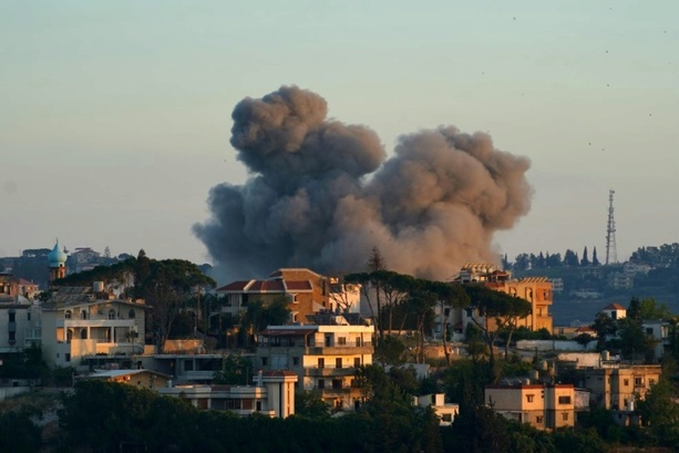 Bild vergr&ouml;&szlig;ern: Israel fliegt nach Evakuierungsanordnung erneut Luftangriffe auf den Libanon