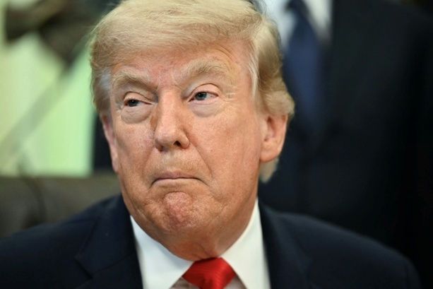 Bild vergr&ouml;&szlig;ern: Trump: Straße von Hormus soll Freitag zur Minenräumung öffnen