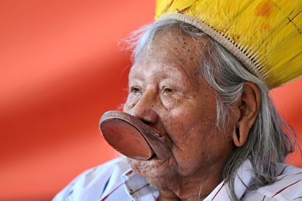 Bild vergr&ouml;&szlig;ern: Brasilianischer Indigenen-Anführer Raoni auf Intensivstation verlegt
