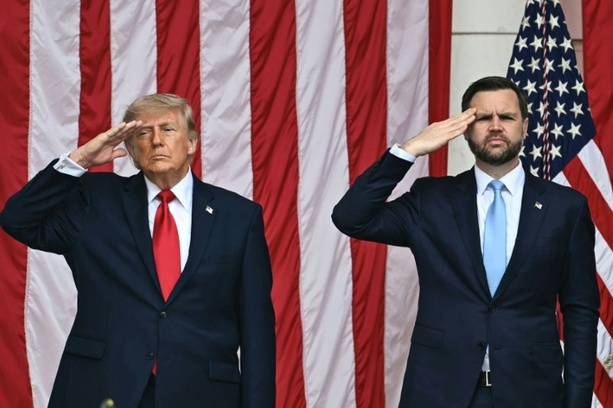 Bild vergr&ouml;&szlig;ern: USA-Iran-Abkommen: Trump kündigt offene und mautfreie Straße von Hormus an