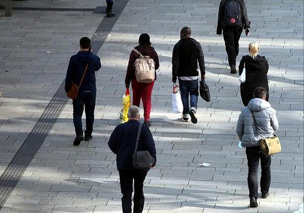 Bild vergr&ouml;&szlig;ern: Bevölkerung Deutschlands 2025 leicht gesunken