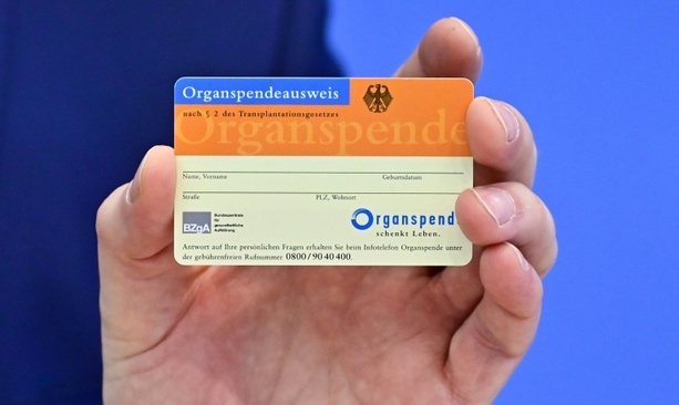 Bild vergr&ouml;&szlig;ern: Lauterbach und Grünen-Politikerin Lang für Widerspruchslösung bei Organspenden