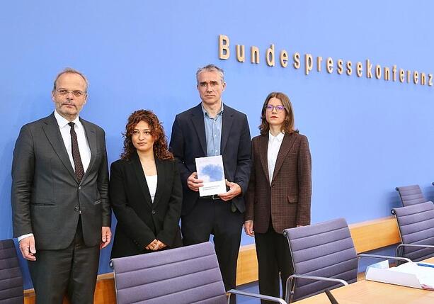 Bild vergr&ouml;&szlig;ern: Bericht vorgestellt: Keine Trendwende bei antisemitischen Vorfällen
