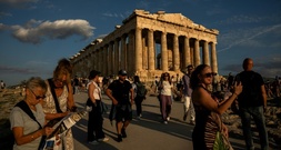 Restaurierung von Parthenon-Tempelfassade auf Akropolis in Athen abgeschlossen