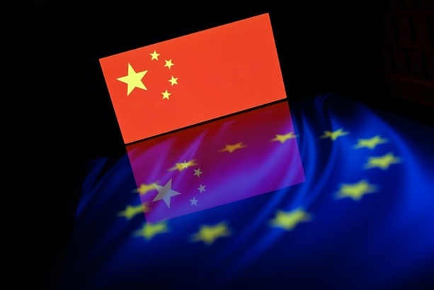 Bild vergr&ouml;&szlig;ern: Handelspolitik: EU-Gipfel setzt auf Dialog mit China - behält sich härtere Gangart vor