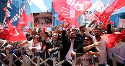 Neue Verhaftungswelle gegen CHP-Vertreter in der Türkei