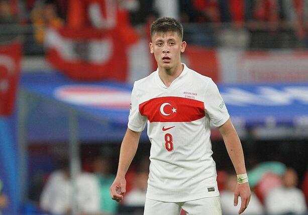 Bild vergr&ouml;&szlig;ern: Fußball-WM: Paraguay wirft Türkei in Unterzahl aus dem Turnier
