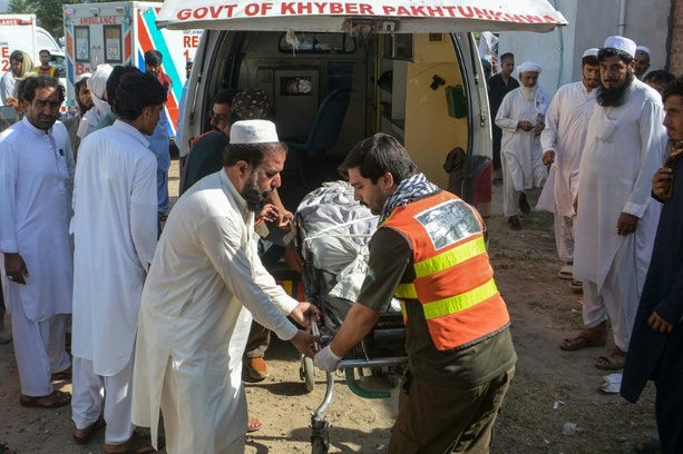 Bild vergr&ouml;&szlig;ern: Polizei: Sieben Tote bei Bombenanschlag in Pakistan