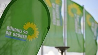 Grüne in Nordrhein-Westfalen bestätigen Doppelspitze aus Zeybek und Achtermeyer