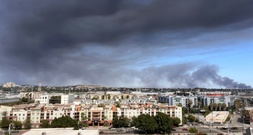 Behörden von Los Angeles rufen Ausnahmezustand wegen Brand in einem Lagerhaus aus