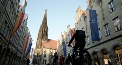 Heiner Wilmer als neuer Bischof von Münster eingeführt