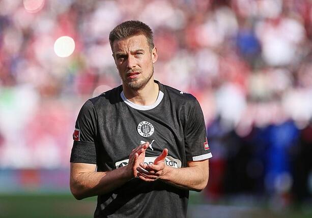 Bild vergr&ouml;&szlig;ern: Hauke Wahl verlässt St. Pauli und wechselt nach Wolfsburg