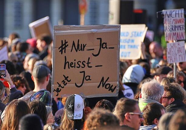 Bild vergr&ouml;&szlig;ern: Sexualstrafrecht: Junge Union und Jusos offen für Ja-heißt-Ja-Modell
