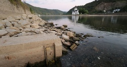 Rhein und Mosel wärmer als 25 Grad: Rheinland-Pfalz ruft Warnstufe aus
