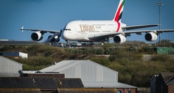 Risse an Flugzeugflügeln: Airbus überprüft 16 Maschinen vom Typ A380