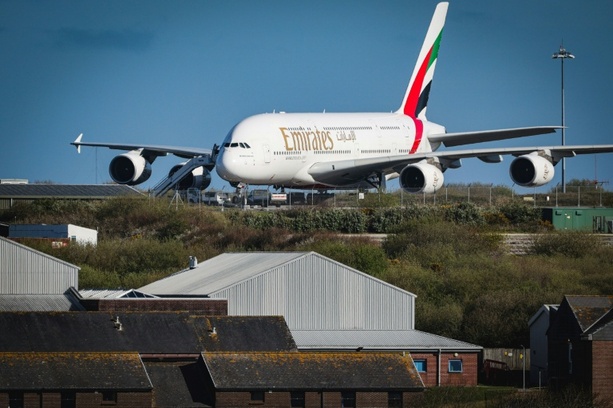 Bild vergr&ouml;&szlig;ern: Risse an Flugzeugflügeln: Airbus überprüft 16 Maschinen vom Typ A380