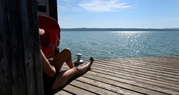Umfrage: Menschen in Deutschland bleiben trotz hoher Treibstoffpreise bei Urlaubsplänen