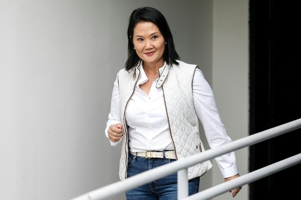 Bild vergr&ouml;&szlig;ern: Präsidenten-Stichwahl in Peru: Offenbar sehr knapper Sieg für Fujimori