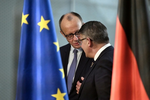 Bild vergr&ouml;&szlig;ern: Merz berät mit Länderchefs über Finanzentlastung der Kommunen