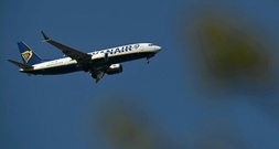 Ryanair streicht Gebühr für Familiensitzplatz - allerdings 