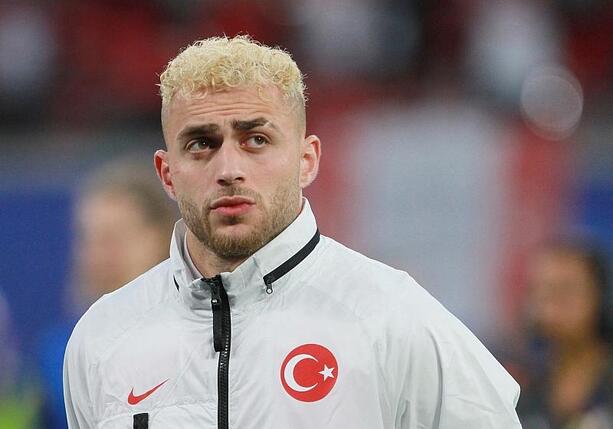Bild vergr&ouml;&szlig;ern: Fußball-WM: Gastgeber USA verliert gegen Türkei