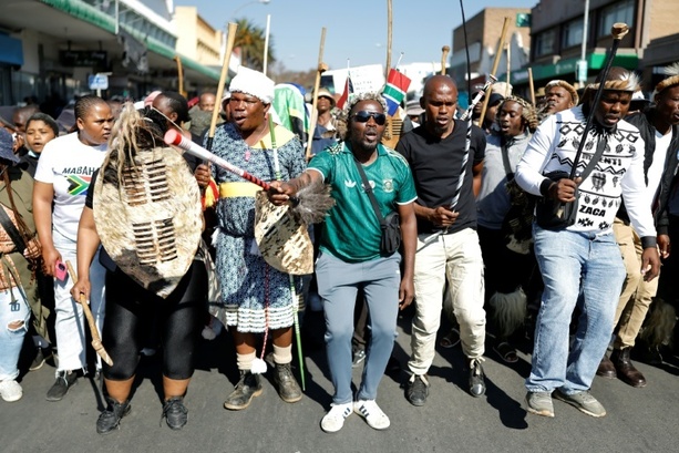 Bild vergr&ouml;&szlig;ern: Aus Furcht vor fremdenfeindlicher Gewalt: Südafrika unterstützt Malawier bei Ausreise