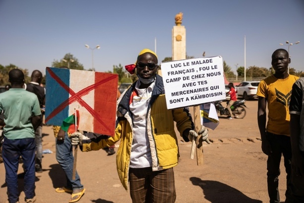 Bild vergr&ouml;&szlig;ern: Burkina Faso bricht Beziehungen zu Frankreich ab - Paris beklagt feindseligen Schritt
