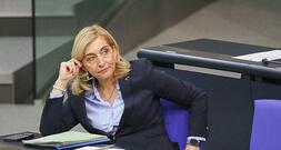 Warken verteidigt Sparvorschläge für Pflegeversicherung