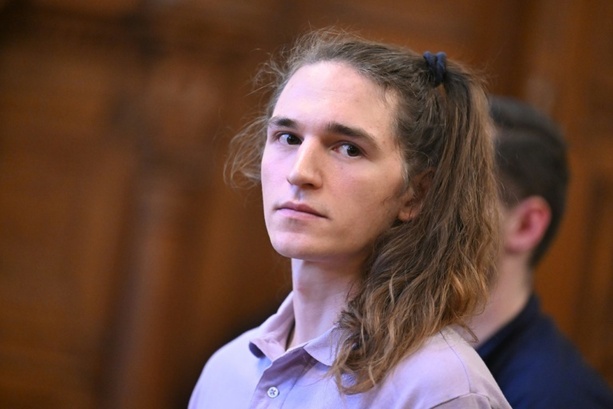 Bild vergr&ouml;&szlig;ern: Brief an Wadephul: Politiker fordern Überstellung von Maja T. nach Deutschland