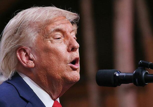 Bild vergr&ouml;&szlig;ern: USA fliegen Angriffe gegen den Iran - Trump droht mit Vernichtung