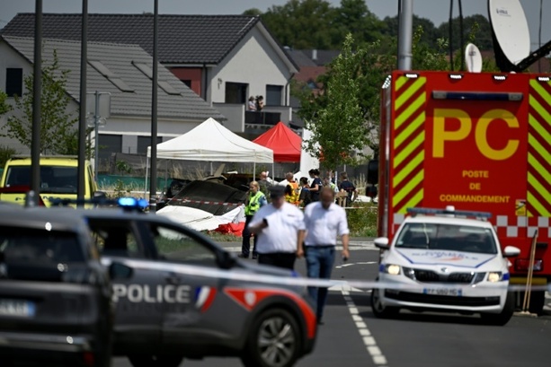 Bild vergr&ouml;&szlig;ern: Elf Tote bei Flugzeugabsturz im Osten Frankreichs - Maschine in Deutschland registriert