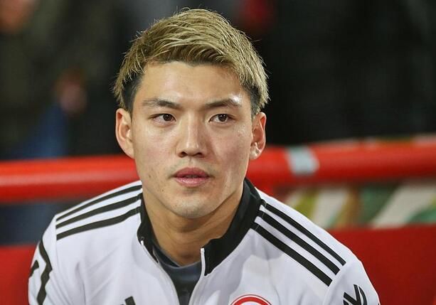 Bild vergr&ouml;&szlig;ern: WM-Sechzehntelfinale: Brasilien schlägt Japan in letzter Minute