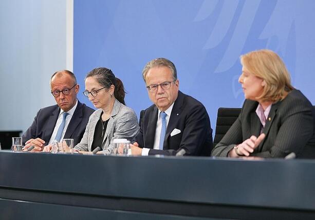 Bild vergr&ouml;&szlig;ern: Mehrheit hält Rentenreform-Vorschläge für unausgewogen