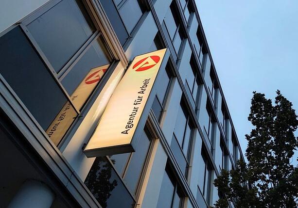 Bild vergr&ouml;&szlig;ern: Arbeitsmarkt zeigt im Juni wenig Bewegung