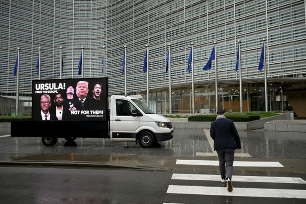 Bild vergr&ouml;&szlig;ern: Datenschützer fordern Ausstieg aus EU-Datenabkommen mit den USA