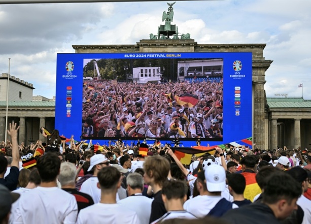 Bild vergr&ouml;&szlig;ern: Razzien in Deutschland in Zusammenhang mit Fußballeuropameisterschaft 2024