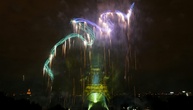 Französischer Nationalfeiertag mit Drohnenschau statt Feuerwerk in Paris