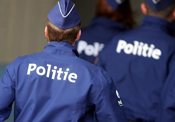 Bild vergr&ouml;&szlig;ern: Mehrere Tote und Verletzte bei Hochhausbrand in Antwerpen