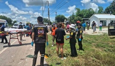 Kind rast mit Lieferwagen in Pilgergruppe: Acht Mönche in Thailand getötet