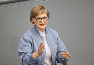 Grüne werfen Regierung mutlose Reformen vor