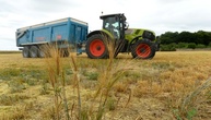 Neunjähriger verursacht in Bayern Unfall mit Traktor