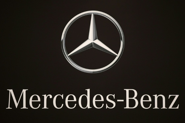 Bild vergr&ouml;&szlig;ern: Kundgebungen gegen Sparpläne bei Mercedes: 33.000 Teilnehmer laut IG Metall