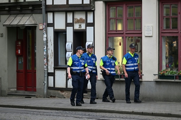 Bild vergr&ouml;&szlig;ern: Massive Verkehrsbehinderungen durch Proteste gegen AfD-Parteitag in Erfurt