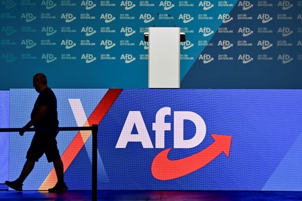 Bild vergr&ouml;&szlig;ern: AfD-Parteitag eröffnet - Chrupalla: Partei steht bereit zum Regieren