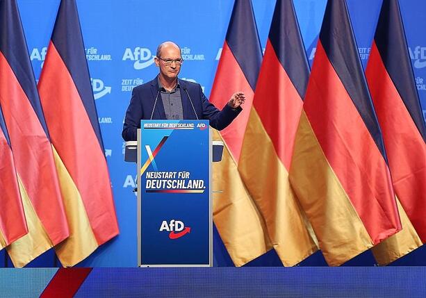 Bild vergr&ouml;&szlig;ern: AfD wählt drei neue Parteivize - bestes Ergebnis für Möller