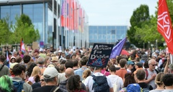 Proteste gegen AfD-Parteitag: Veranstalter gehen von 50.000 Teilnehmern aus
